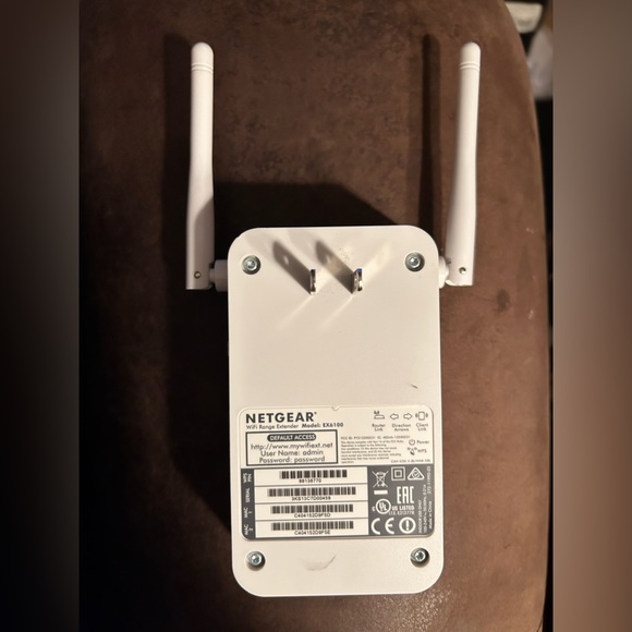 NETGEAR WiFi Extender; Model: EX 6100 - Picture 2 of 3